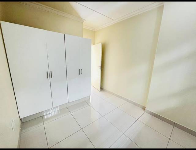 2 BEDROOM APARTMENT FOR SALE IN UMHLANGA RIDGE